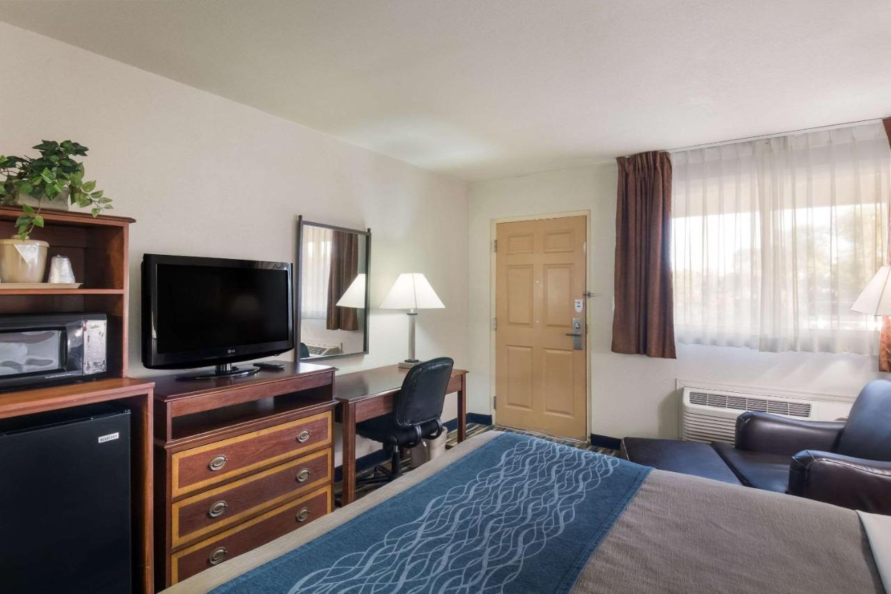 Rodeway Inn Fort Morgan Εξωτερικό φωτογραφία