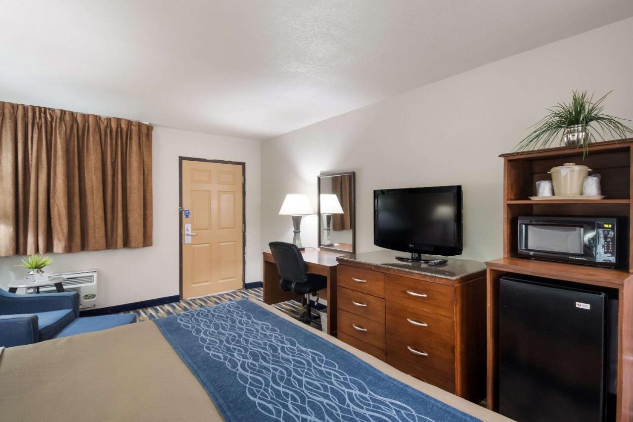 Rodeway Inn Fort Morgan Εξωτερικό φωτογραφία