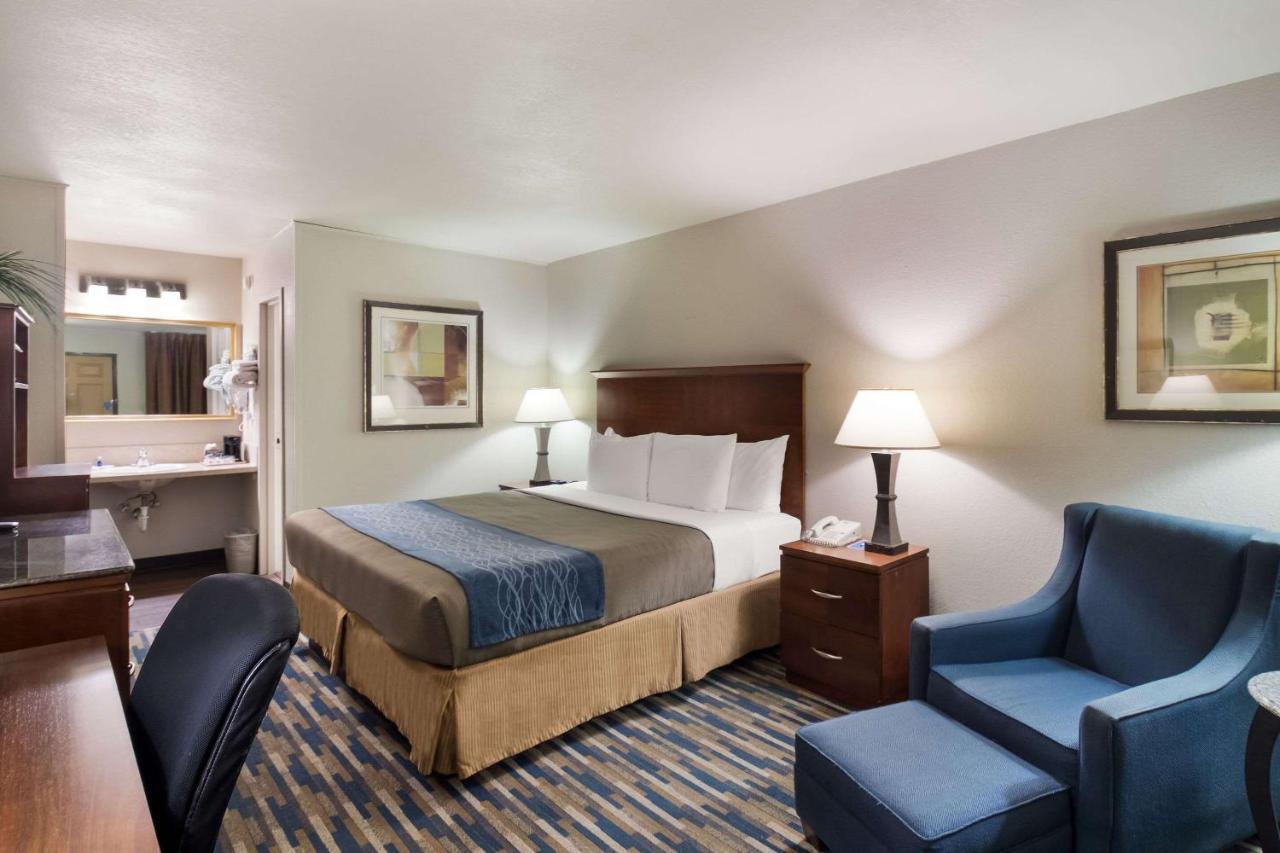 Rodeway Inn Fort Morgan Εξωτερικό φωτογραφία
