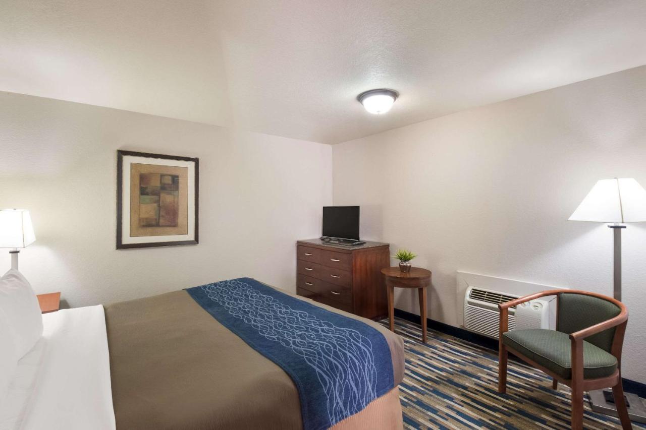 Rodeway Inn Fort Morgan Εξωτερικό φωτογραφία