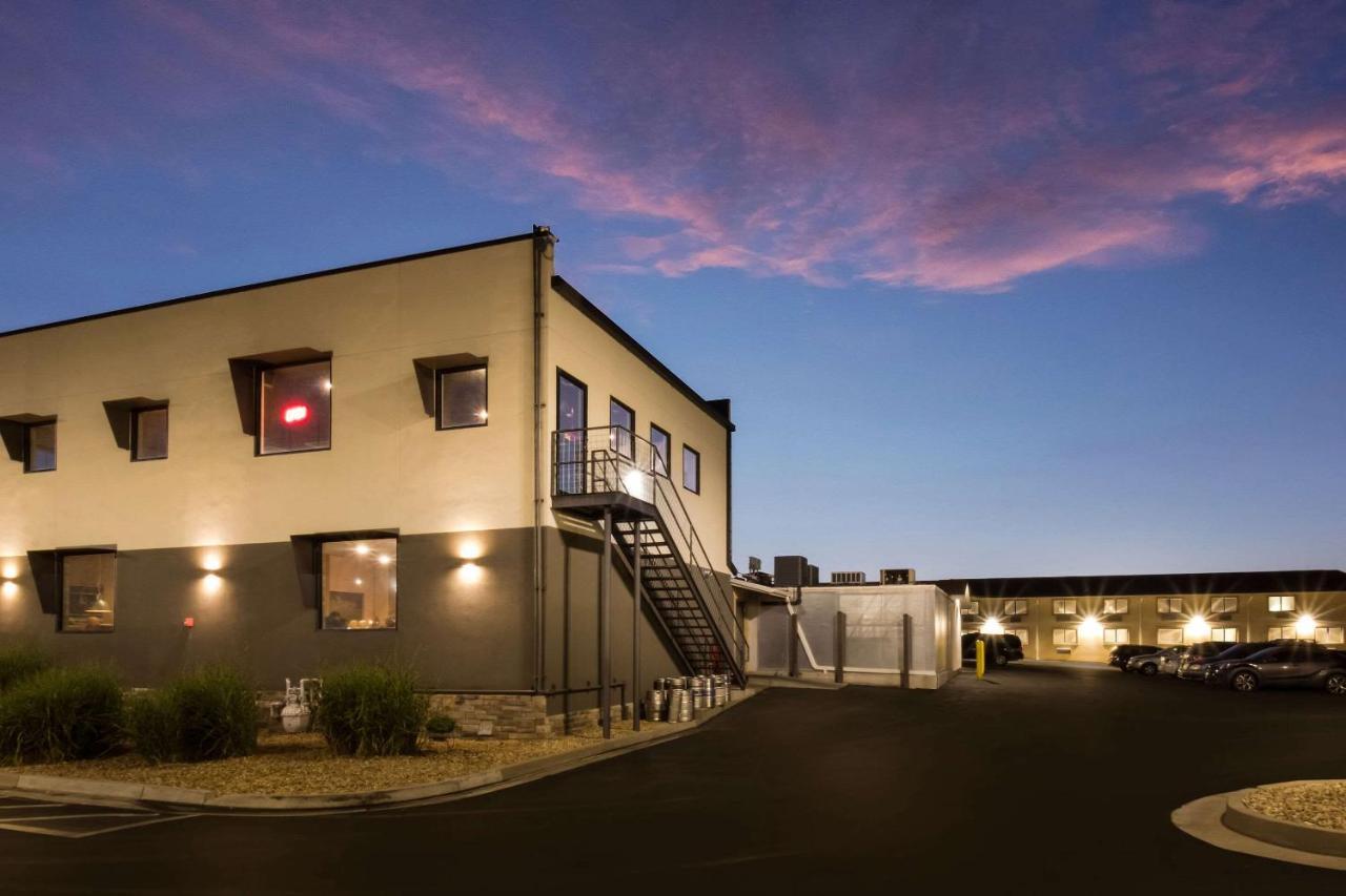 Rodeway Inn Fort Morgan Εξωτερικό φωτογραφία