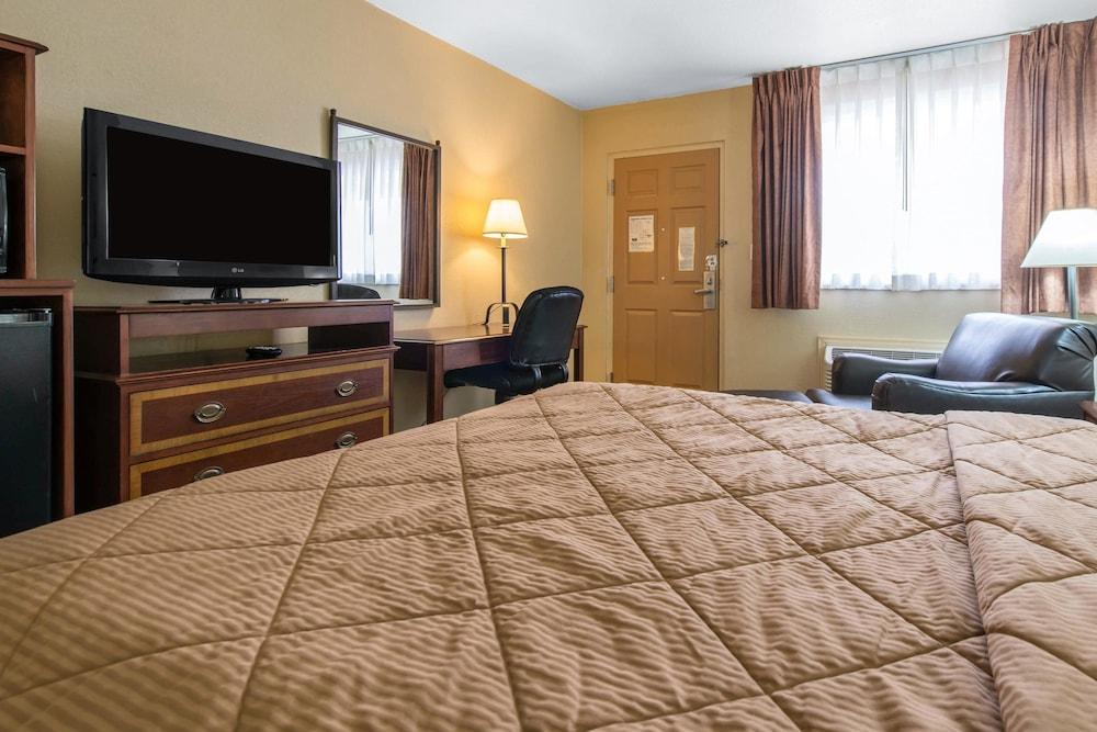 Rodeway Inn Fort Morgan Εξωτερικό φωτογραφία