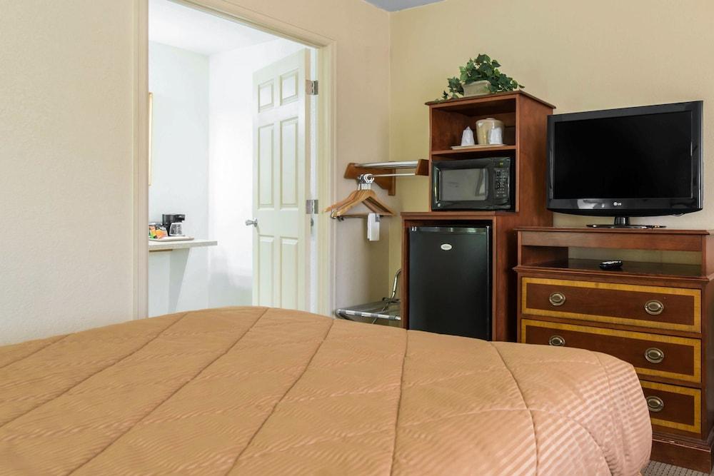 Rodeway Inn Fort Morgan Εξωτερικό φωτογραφία