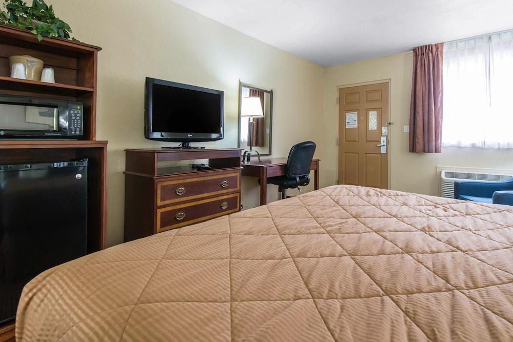 Rodeway Inn Fort Morgan Εξωτερικό φωτογραφία